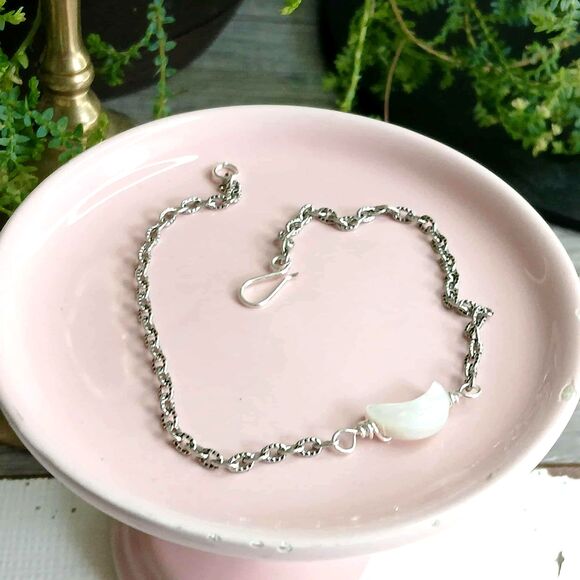 Dainty Crescent Moon Anklet Bracelet, Seashell Jewelry, Shell, 9" - Picture 2 of 3